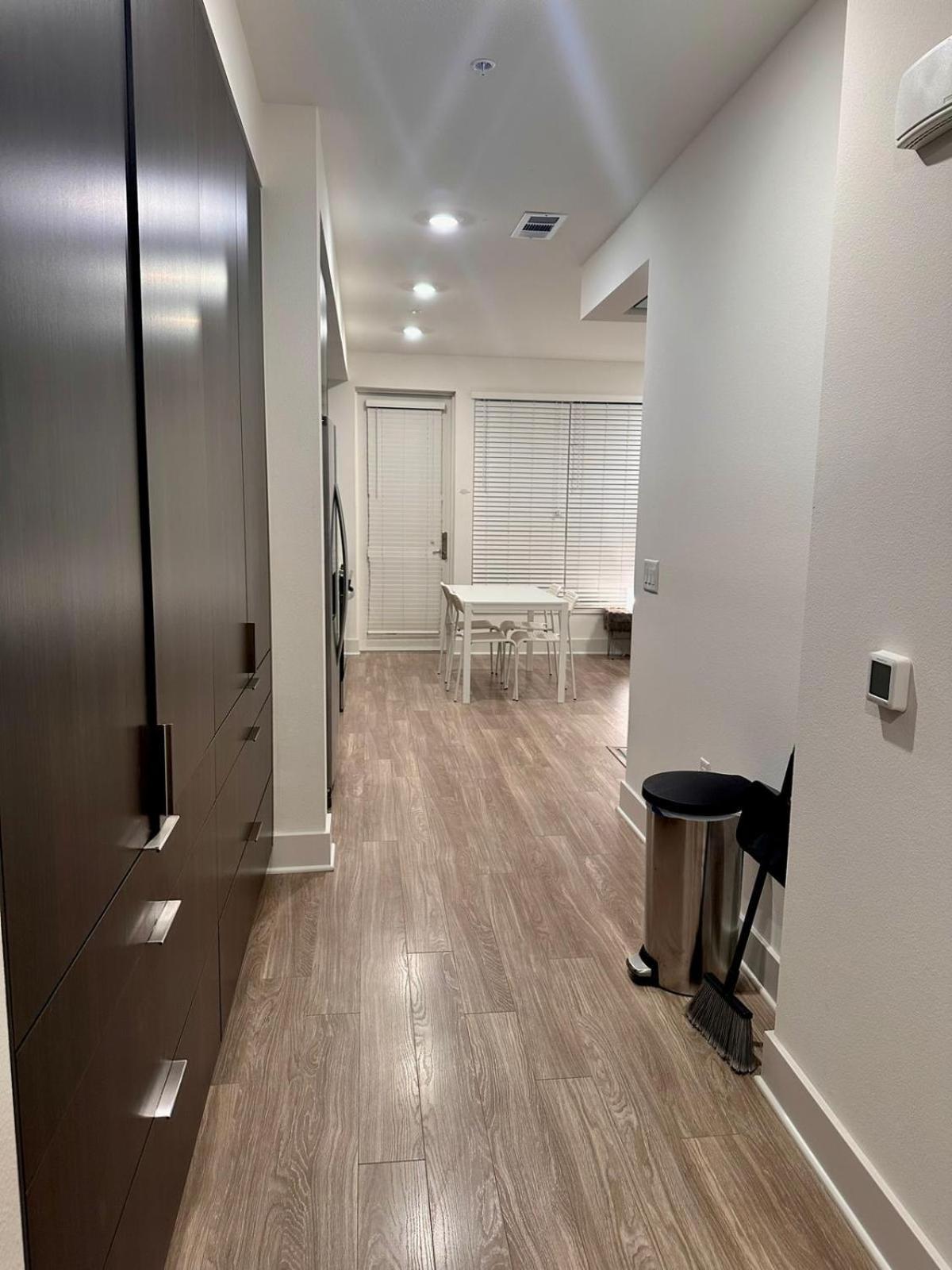 Cozy One Bedroom & Loft Sunset Free Off Site Parking And Wifi Appartement