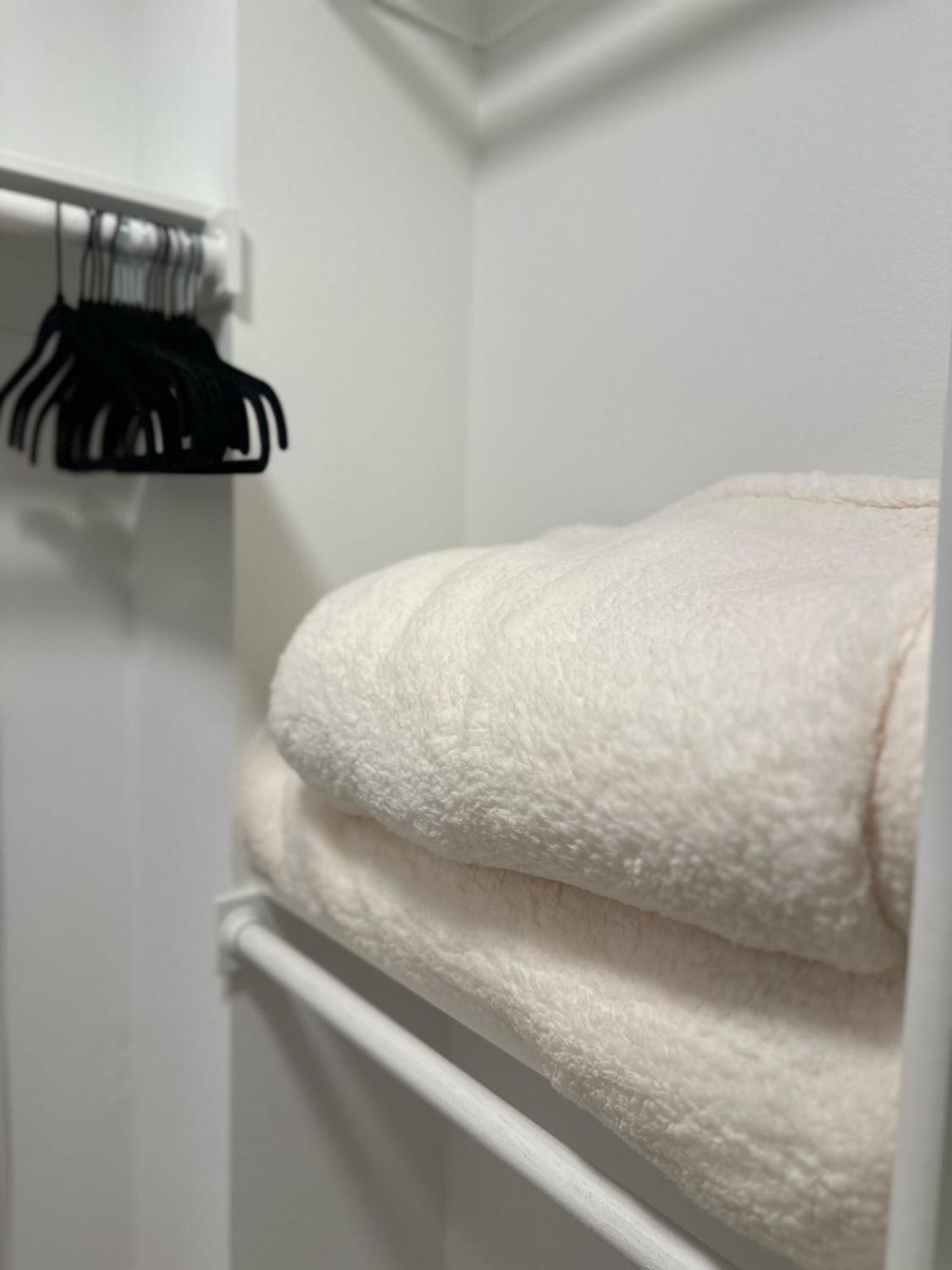 Apartment Cozy One Bedroom & Loft Sunset Free Off Site Parking And Wifi Los Angeles